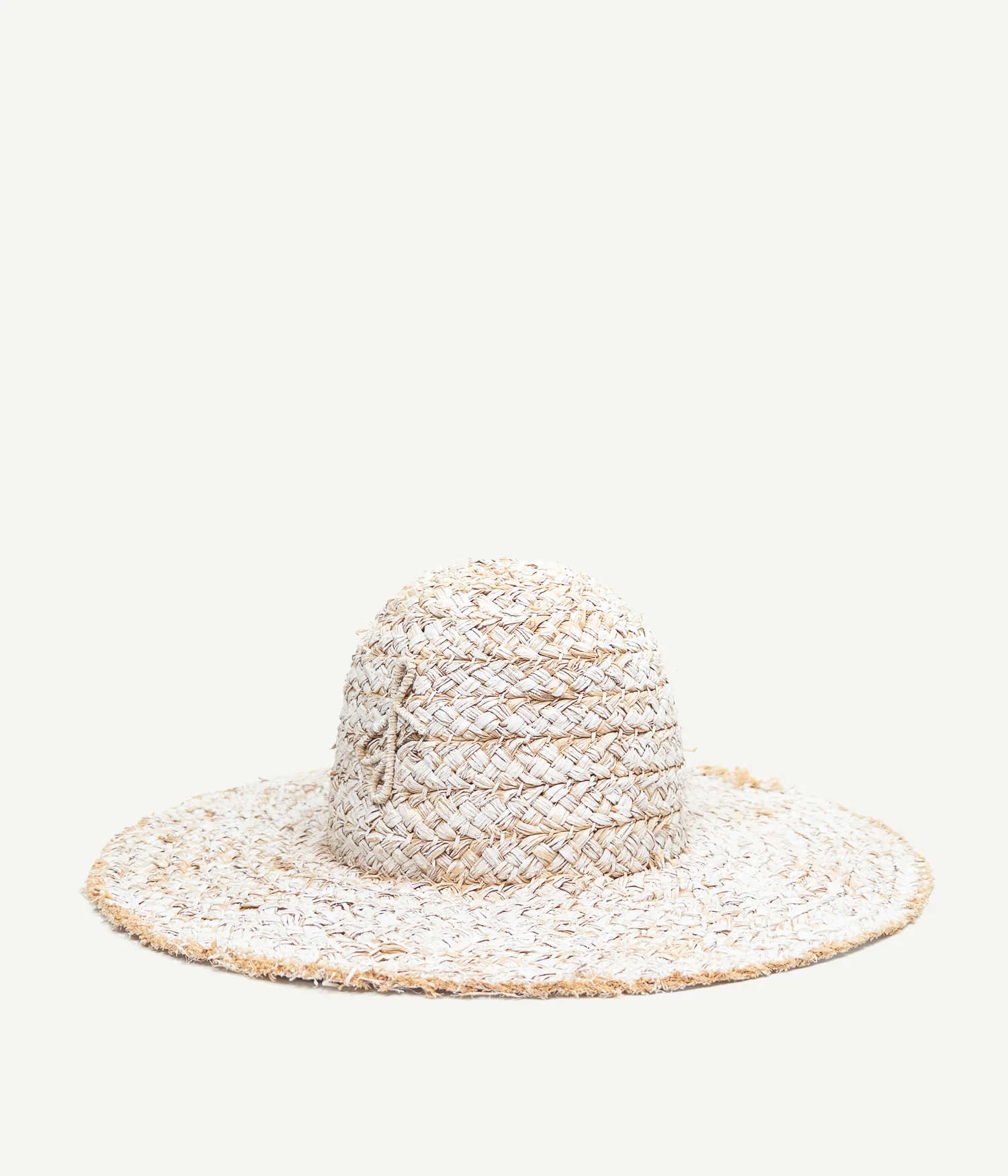 HAND-DYED STRAW HAT IN WHITE